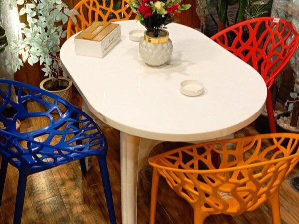 ترابيزة بيضاوي